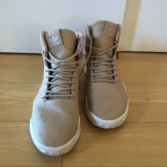 Adidas high tops - Picture 3 of 4